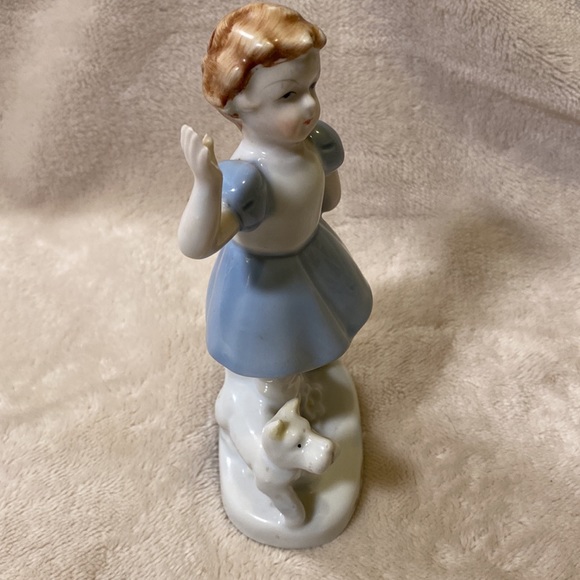 Vintage Porcelain blue and white girl and dog figurine  made in Japan - Picture 7 of 12